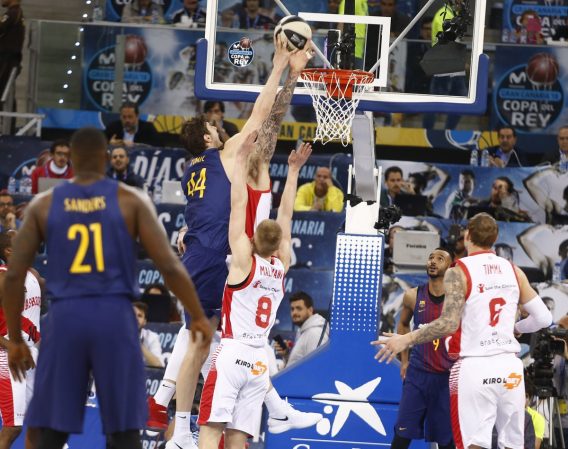 El Barcelona gana autoestima y el billete a semifinales con un gran triunfo ante el Baskonia (94-90)