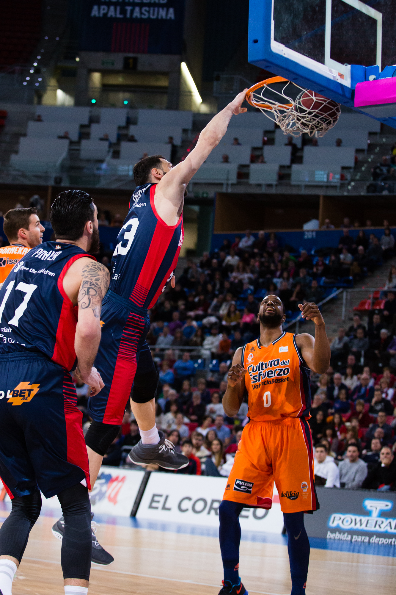 El Baskonia busca otra victoria de playoff en la pista de un Valencia Basket que recupera lesionados
