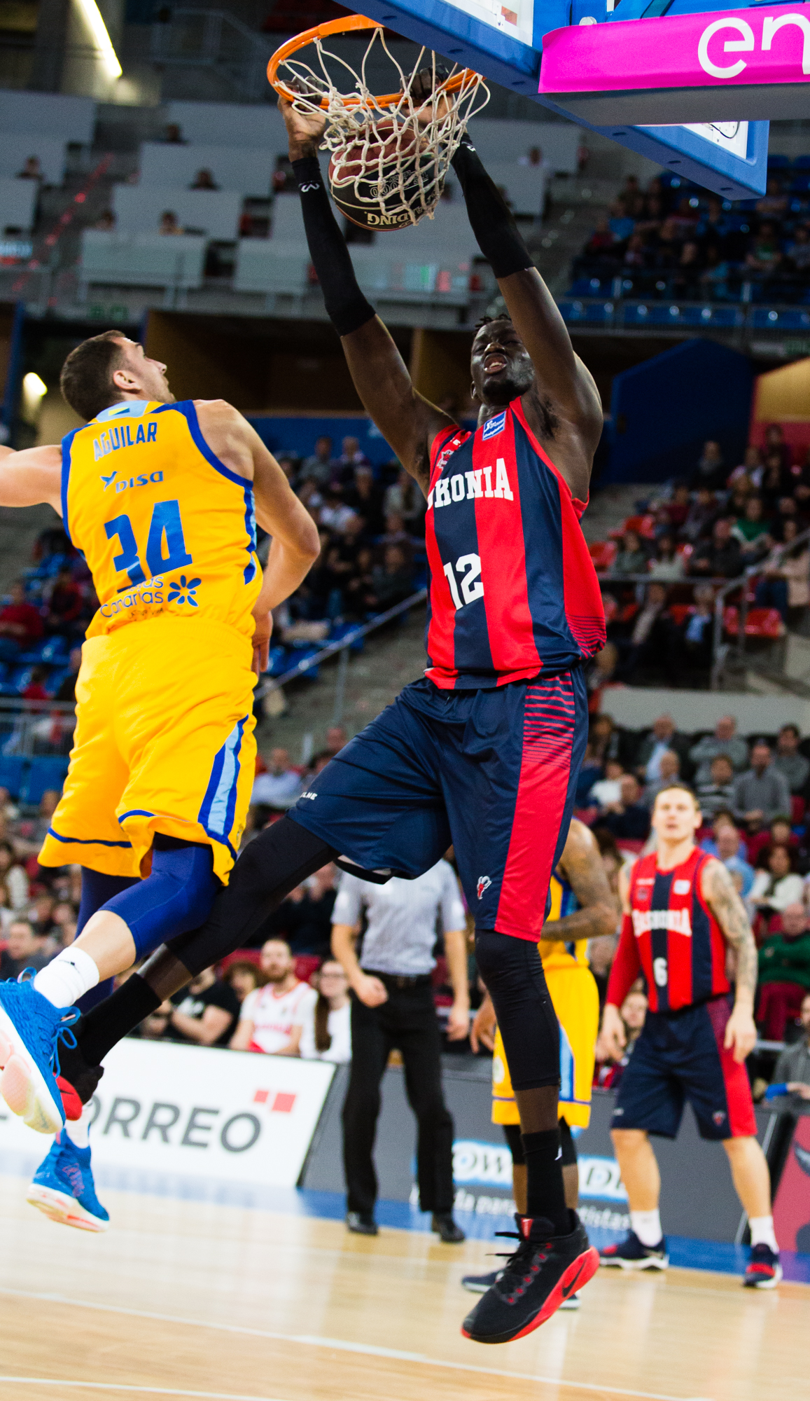 El Baskonia barre al Gran Canaria; el Andorra se afianza en playoffs; triunfo clave del Bilbao ante el Betis