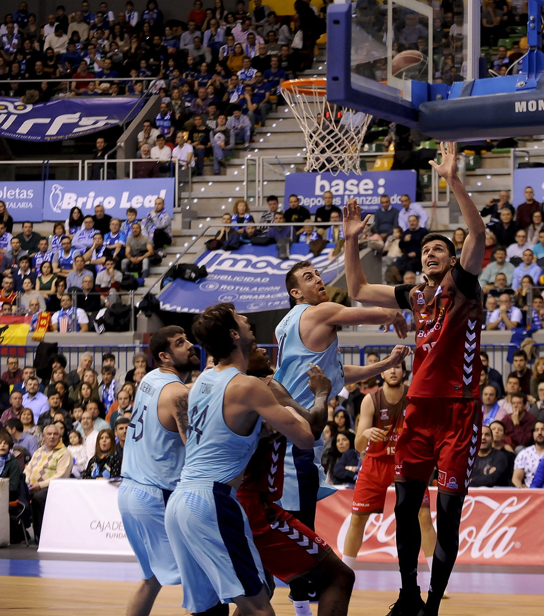 El Barcelona gana en Burgos en la prórroga tras remontar 12 puntos; el Fuenlabrada vence en Málaga