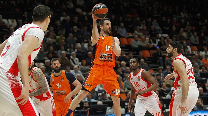 El Valencia Basket perdió su última bala y el Baskonia sigue mirando al playoff