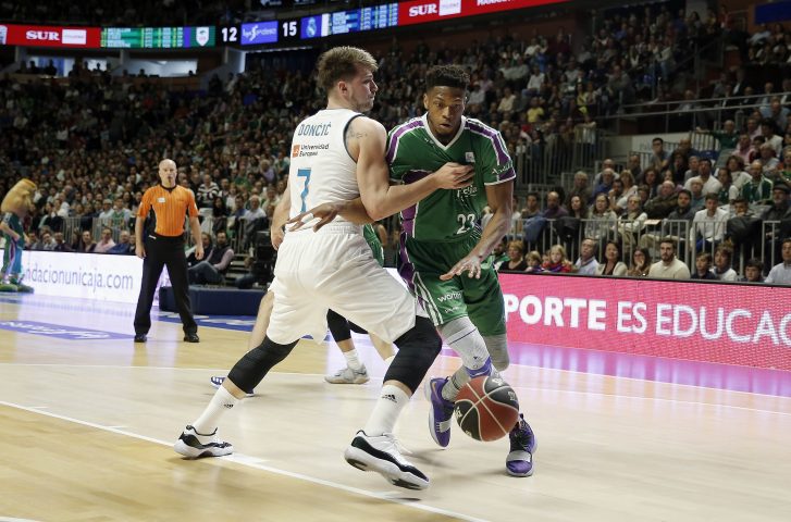 Causeur rescata al Real Madrid en Málaga en los instantes finales con 11 puntos y la canasta decisiva