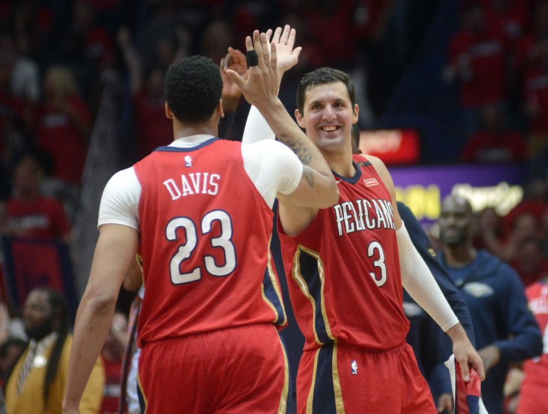 30 puntos de Mirotic lanzan a los Pelicans al 3-0; los Spurs, sin Popovich, con un 0-3 frente a los Warriors