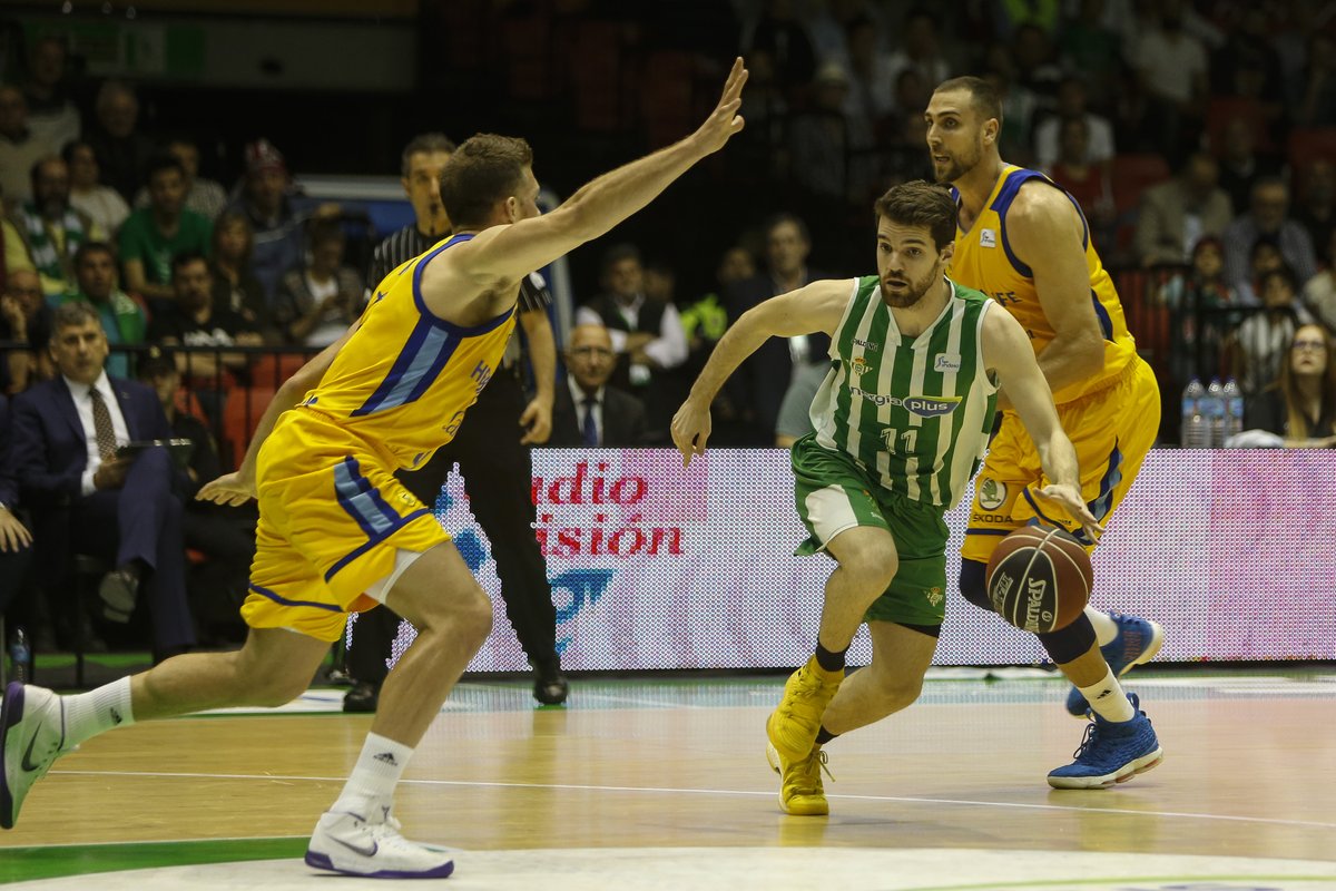 El Joventut vence en Burgos y sale del descenso; el Betis cae por uno y con polémica