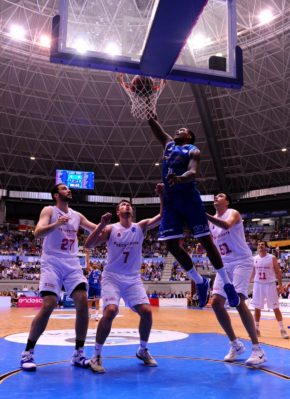 El Betis tiene pie y medio en la LEB y el San Pablo Burgos asegura la permanencia con susto y fiesta (96-88)