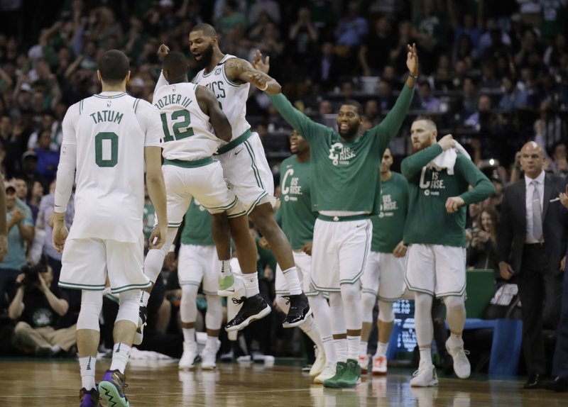 Los Celtics ponen el 2-0 en una gran segunda parte; los Suns elegirán al número uno del draft