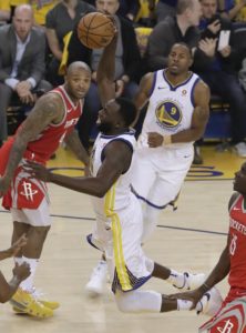 Los Warriors apabullan a los Rockets y se adelantan 2-1 en la final del Oeste
