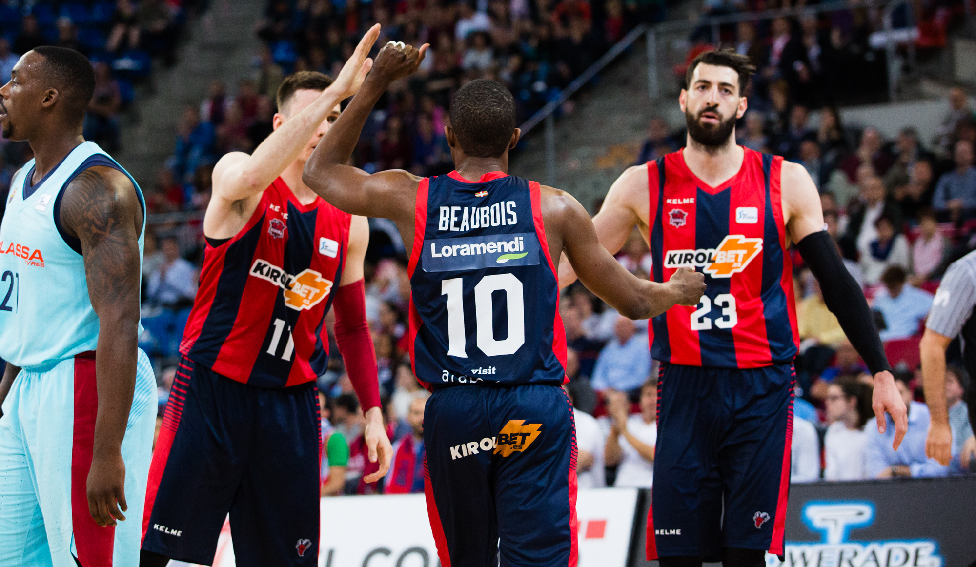 El Baskonia pone el 2-0 en su semifinal tras superar al Barça en una gran segunda parte
