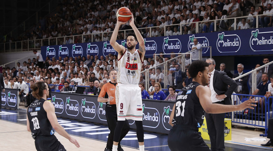 El Fenerbahce a la final con un 3-0 pero pierde a su patrocinador; empiezan las finales en Grecia, Italia y Alemania