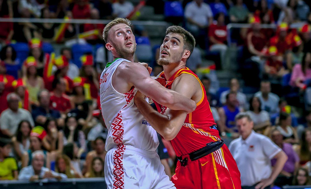 España vence y cierra la primera fase de la clasificación para el Mundial con un 6-0