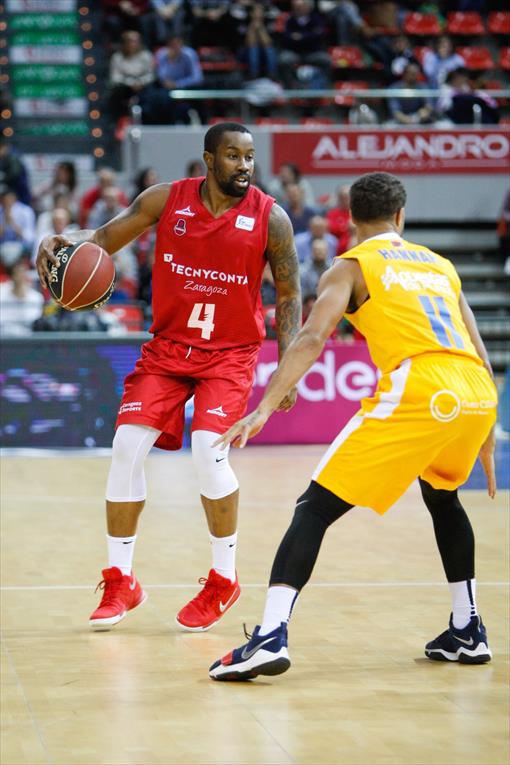 Bo McCalebb, de vuelta en Zaragoza tras la lesión de rodilla de Schaffartzik