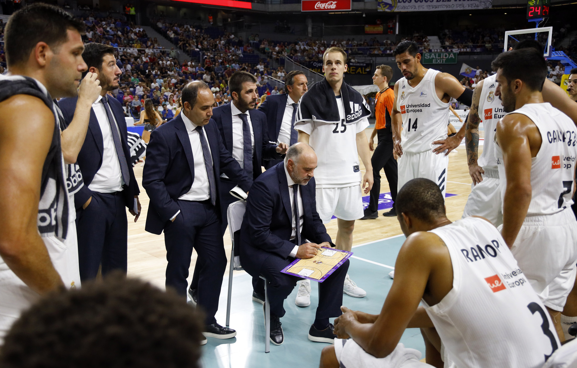 El Real Madrid derrotó al Iberostar con un buen parcial en la segunda parte y con probable grave lesión de Gielo