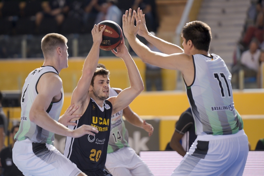 Una pena, mucho ánimo desde aquí: gravísima lesión de rodilla de Todorovic y el UCAM Murcia negocia con Alex Urtasun como sustituto