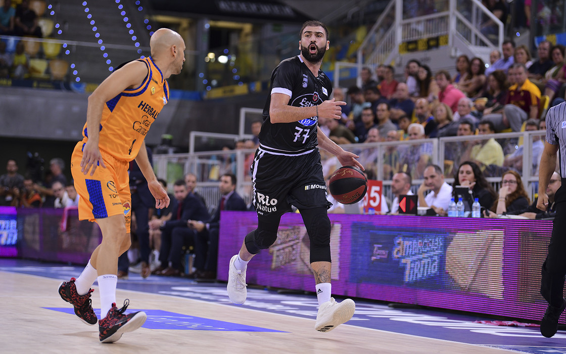 El Iberostar remonta al Breogán tras anotar 56 puntos en una gran segunda mitad; el Obradoiro se impone en la prórroga al ‘Granca’