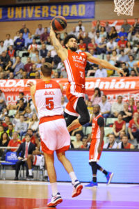 El Breogán se lleva un flojo derbi gallego (69-56); el Manresa gana y deja tocado al UCAM Murcia (79-84)