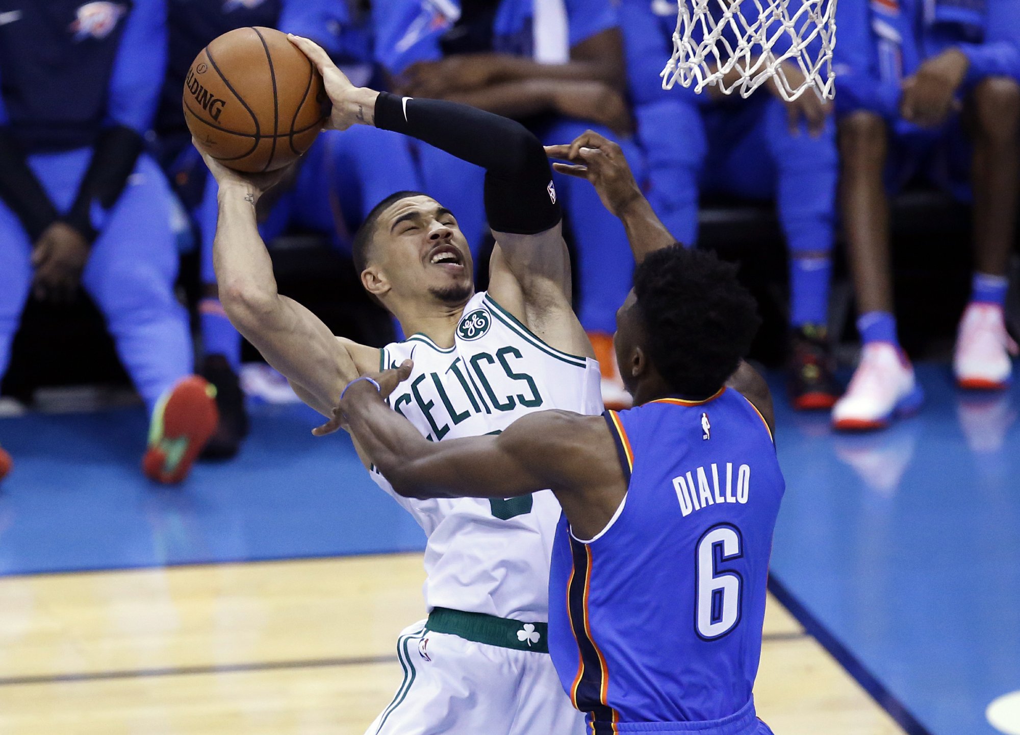 Lakers y Blazers siguen sumando y los Celtics vencen en Oklahoma City