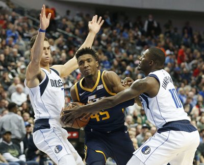Derrotas de Spurs y Sixers, los ‘Mavs’ ganan por 50  a Utah Jazz y los Grizzlies dan la sorpresa en Milwaukee