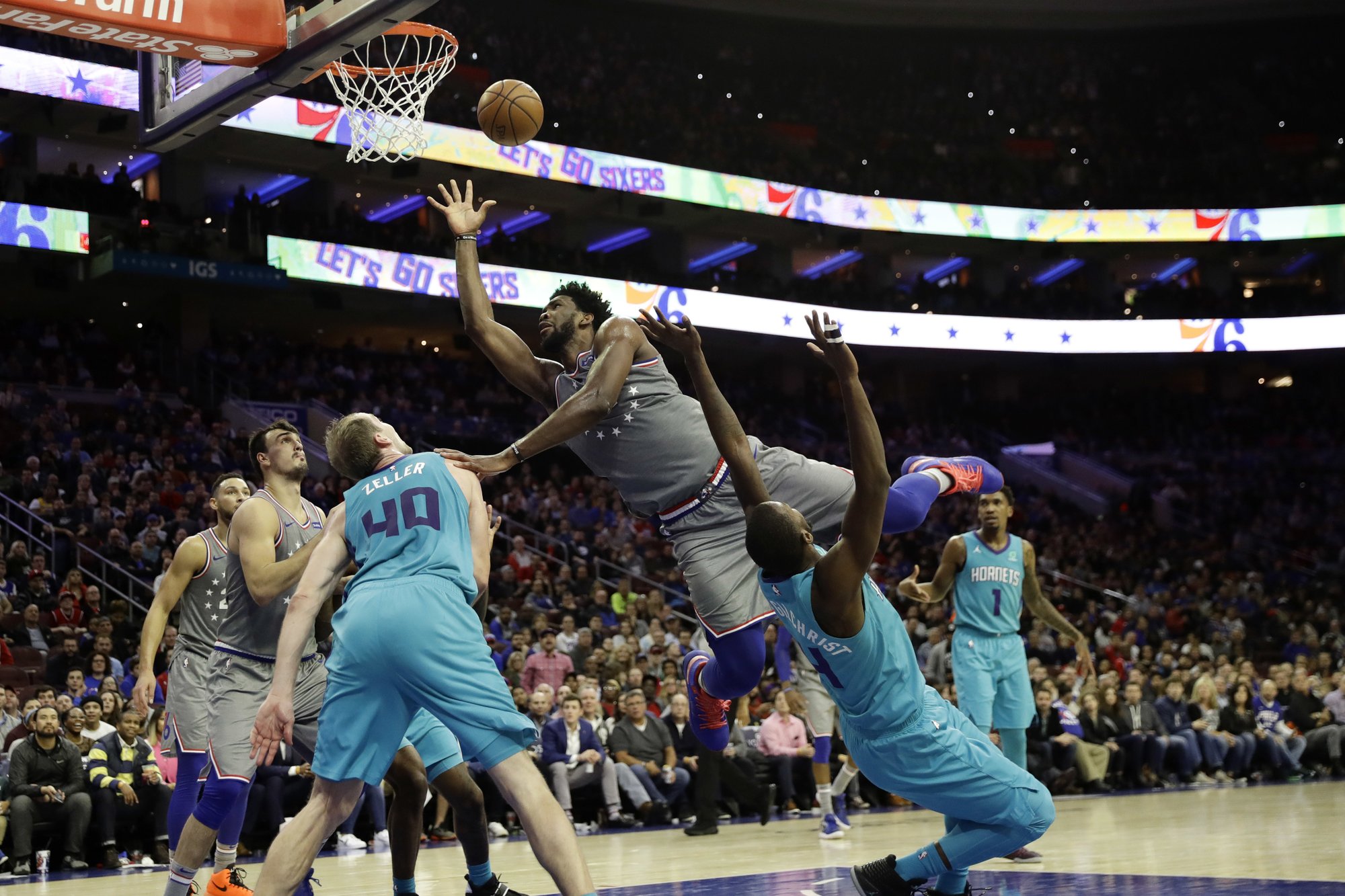42 puntos Embiid para liderar el triunfo de los Sixers; Utah Jazz pudo con los Celtics