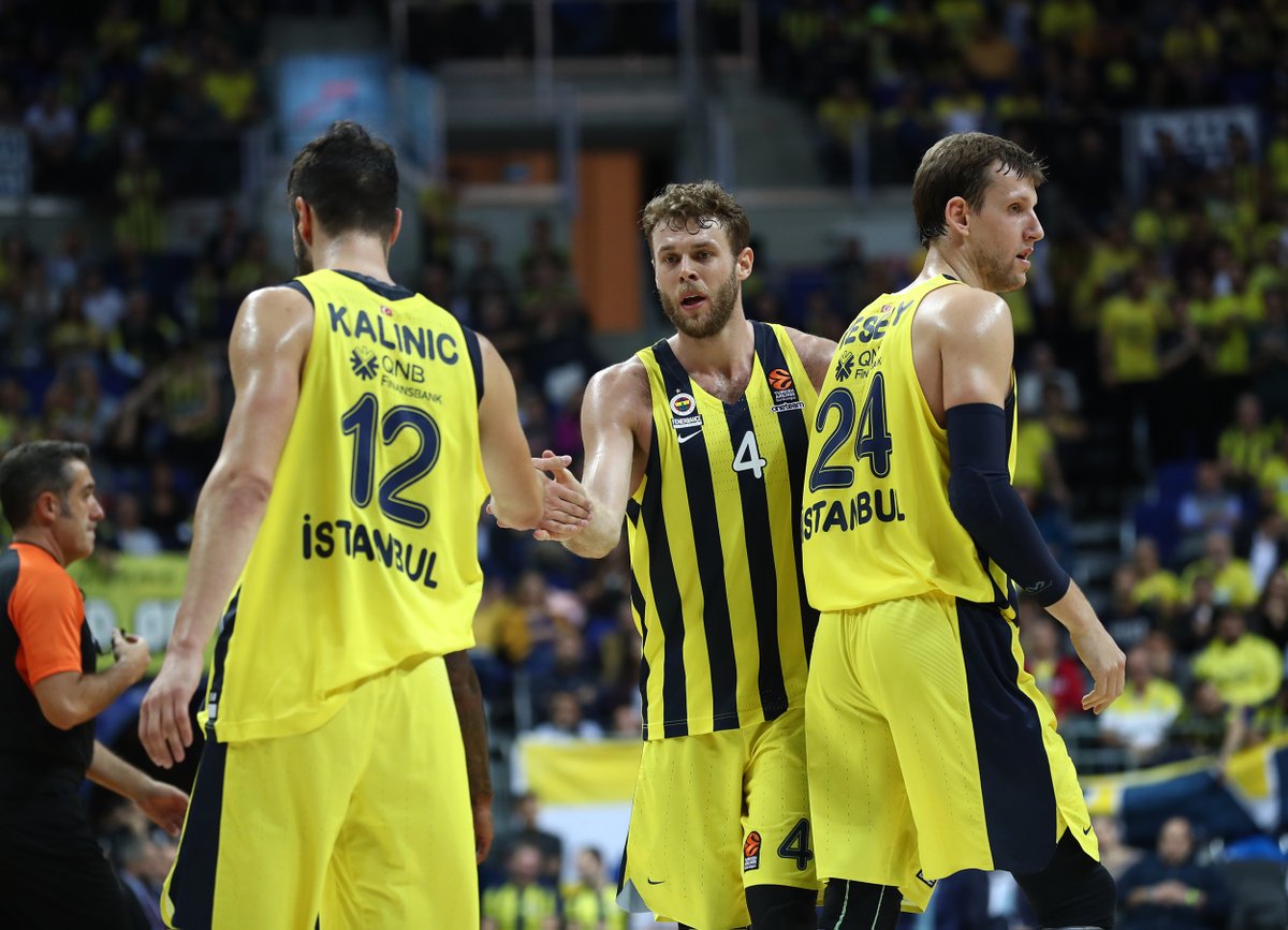 El Barça busca un triunfo frente al Fenerbahce que le ponga entre los mejores; el Baskonia visita a un duro Efes