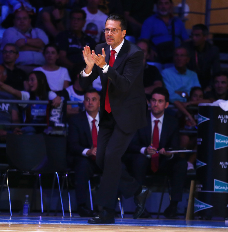 El Baskonia destituye a Pedro Martínez y contrata a Perasovic por tercera vez