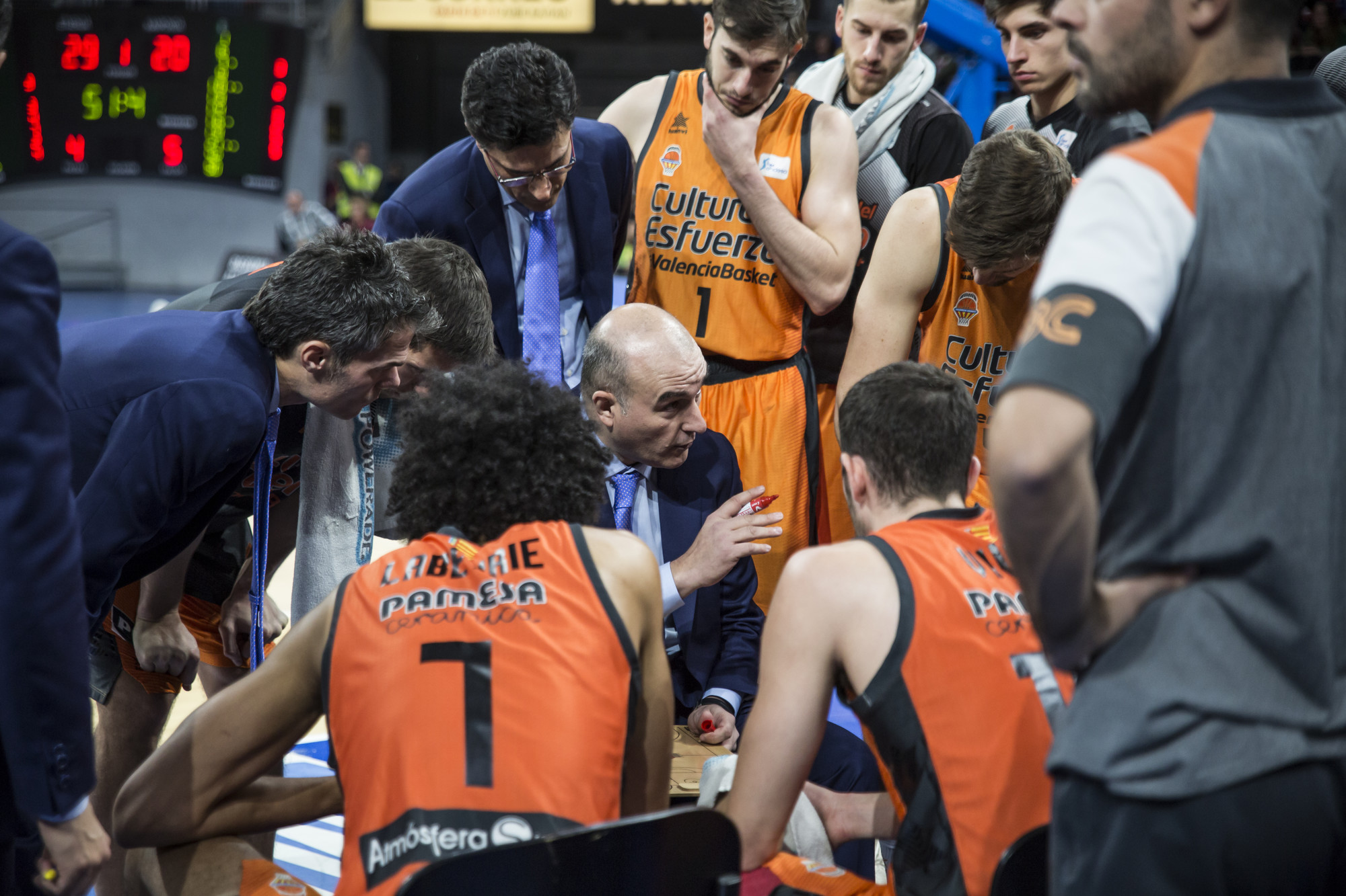Barça y Unicaja llegan en forma a la Copa; el Baskonia, el Real Madrid y el Valencia Basket, con más dudas