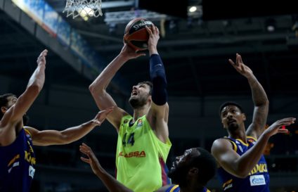 El Barcelona suma un valioso triunfo frente al Khimki (80-87), el cuarto seguido ya