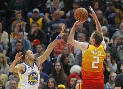 Los Rockets baten el récord de triples al meter 26; Utah Jazz respira con un triunfo frente a los Warriors