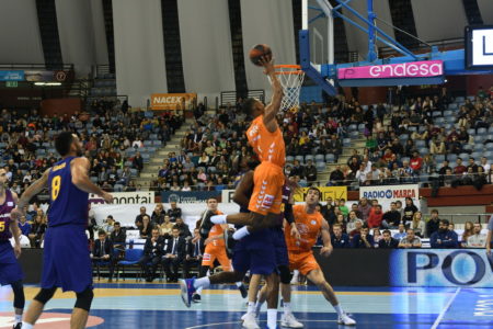 El Barcelona vence de paliza en Donostia; el San Pablo Burgos gana en Fuenlabrada