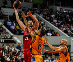 El Baskonia barre al peor Unicaja de la temporada; el Zaragoza rompe su mala racha y deja sin Copa al Gran Canaria