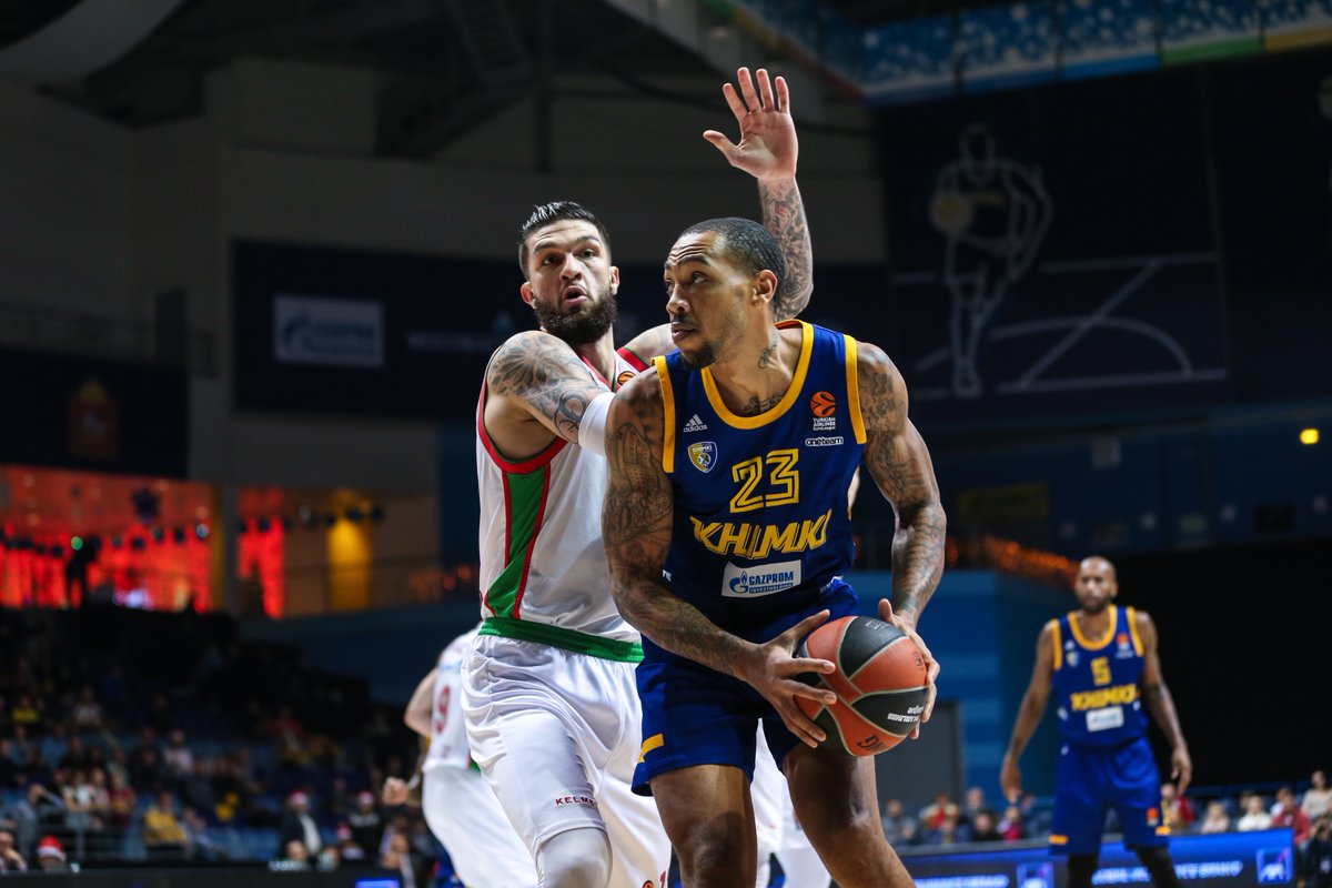 El Baskonia cierra con un valioso triunfo en la pista del Khimki (77-85) la primera vuelta