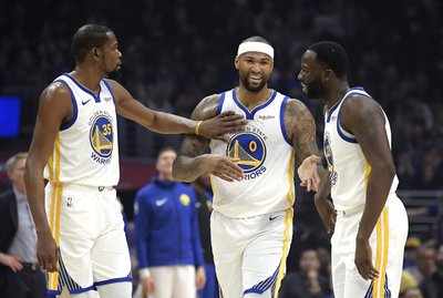 Los Warriors siguen intratables y ya con Cousins en pista; apretados triunfos de Celtics y Spurs