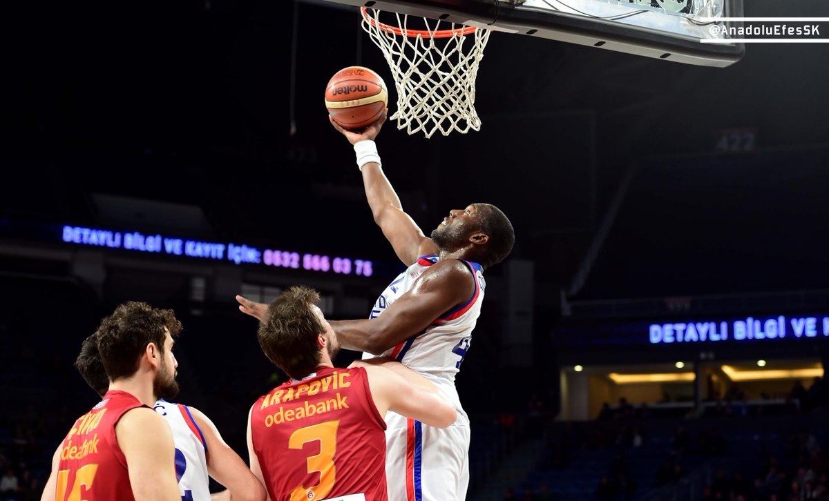Clasificación: Efes, Olympiacos y Barcelona se afianzan y quedarían dos plazas de playoff para cinco aspirantes