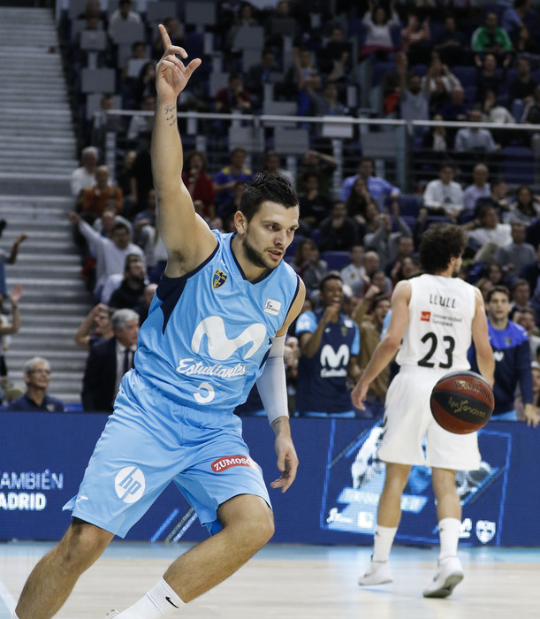 Estudiantes sale del descenso con una gran victoria frente al Real Madrid (93-88)