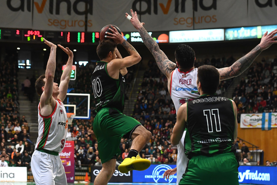 El Baskonia vence en Badalona y se sobrepone a las bajas; el Valencia Basket roza la Copa y el ‘Granca’ sigue abajo