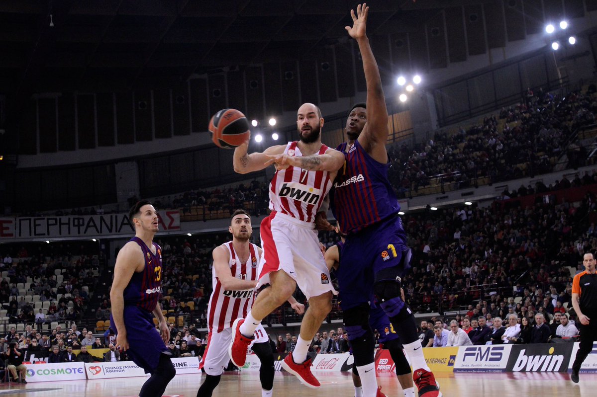 El Barça juega su mejor partido del curso lejos del Palau y barre al Olympiacos (55-76)