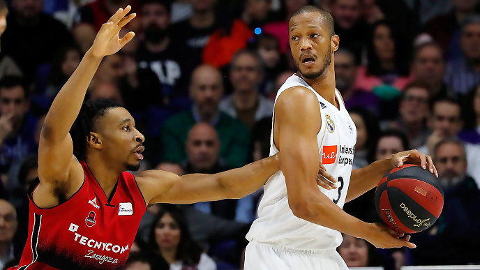 El Real Madrid derrota al Zaragoza (98-96) con un palmeo de Randolph sobre la bocina