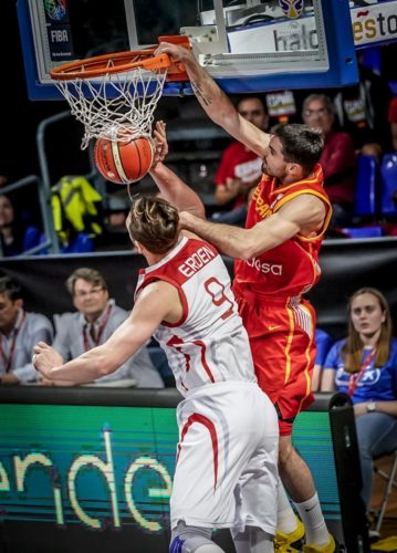 Se merecen un aplauso: España gana sin problemas a Turquía en el cierre de las ventanas; Montenegro, al Mundial con apuros