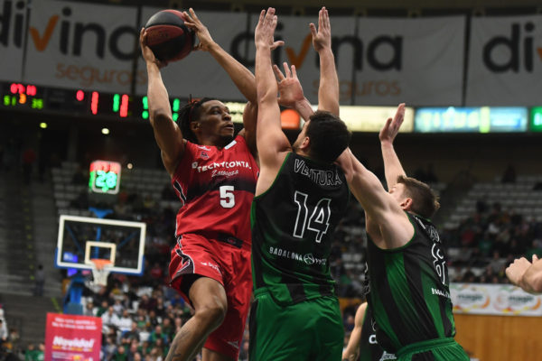 El Joventut mantiene la séptima posición tras ganar al Zaragoza; el Gipuzkoa Basket agrava el drama del Gran Canaria
