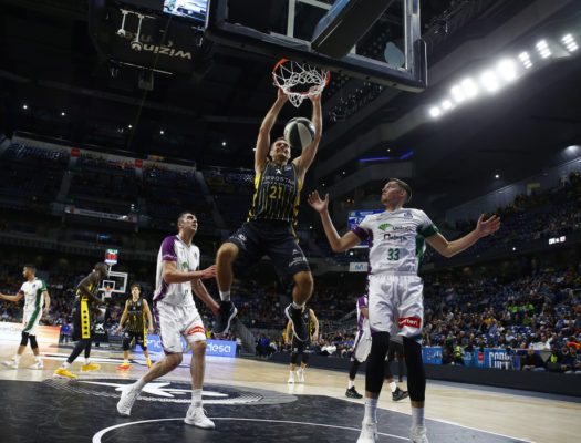 El Iberostar repite presencia en la la semifinal tras derrotar con autoridad al Unicaja (88-78)