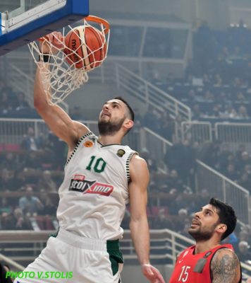 Lío en la Copa griega: el Olympiacos no quiso jugar la segunda mitad contra el Panathinaikos; el Fenerbahce pasa a semifinales