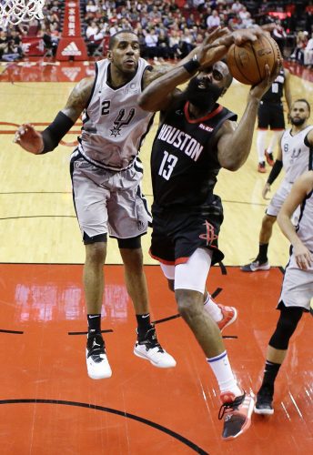 Harden metió 61 puntos a los Spurs la noche en que se certificó la eliminación de los Lakers
