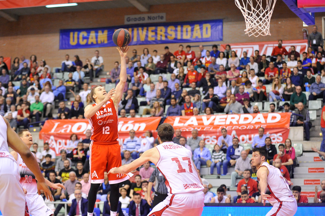 El Real Madrid destroza al Manresa (91-57); el UCAM Murcia derrota al Zaragoza con un espectacular Booker, 38 puntos
