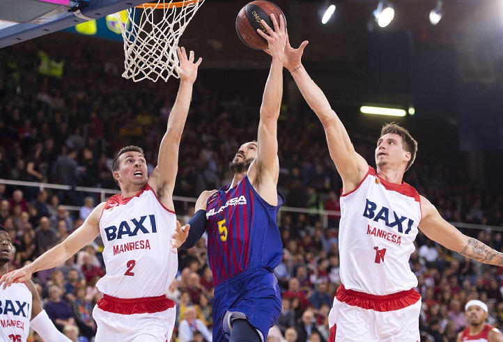 El Barcelona apabulla al Manresa con un 14 de 25 en triples y el debut (7 puntos) de Font