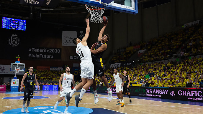 El Real Madrid brilla en el triple (15 de 29) para someter al Iberostar Tenerife