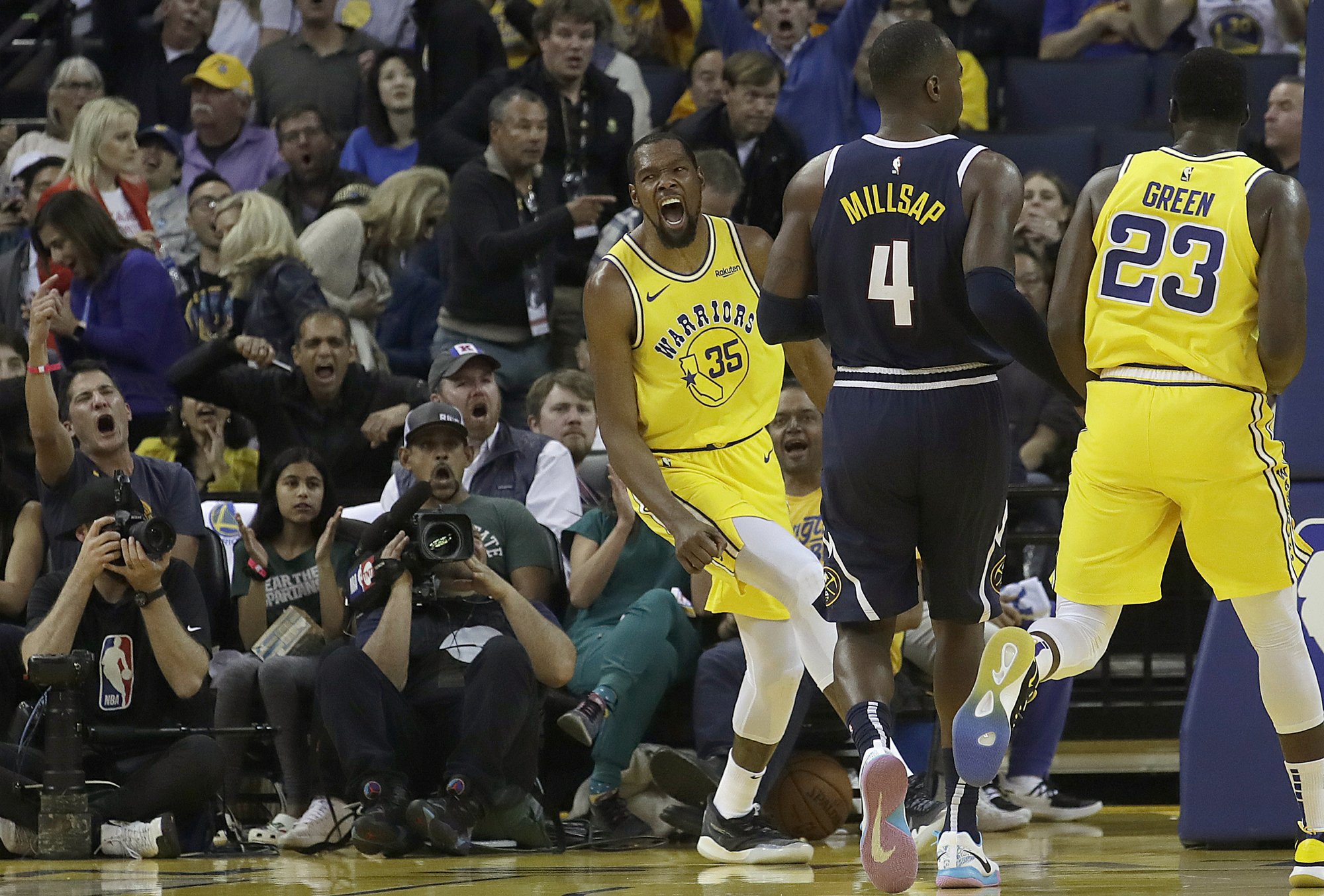 Los Warriors dan un aviso a los Nuggets; Oklahoma y Spurs ganan y pelean por evitar el octavo puesto