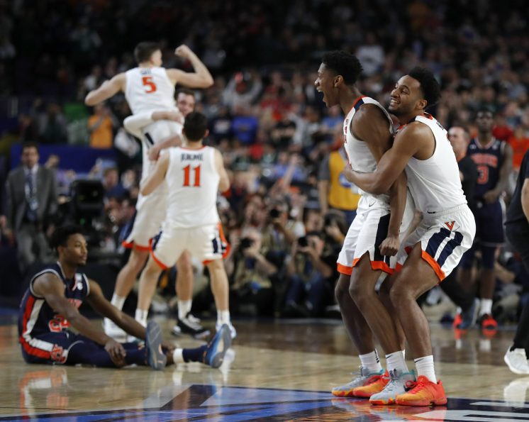 Virginia llega a la final con polémica y se medirá a Texas Tech por el título universitario