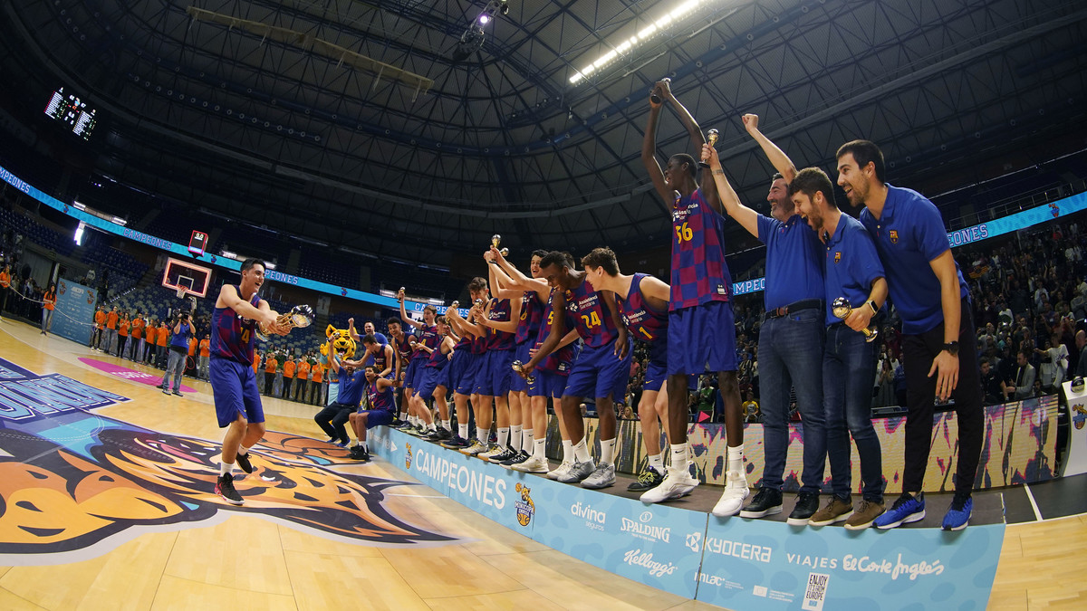El Barcelona gana el título de la Minicopa en un apretado final contra el Real Madrid