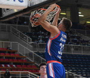 Análisis de los dos equipos turcos ante el inicio de la Euroliga: el Efes, preparado para defender el título; el Fenerbahce, listo para intentar volver al trono