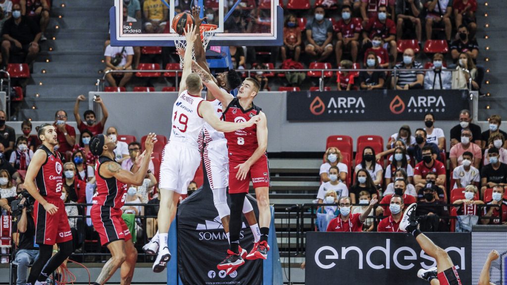 El Unicaja y el Zaragoza comienzan con buenos triunfos en casa