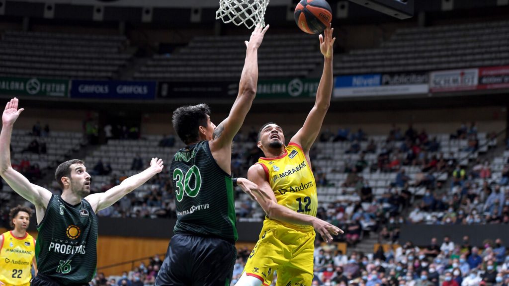 Victoria apretada del Andorra en Badalona y palizón del UCAM Murcia al Obradoiro